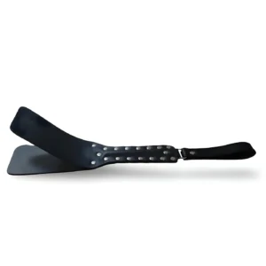 Palmeta Luxury Aplaudidora Con Tachas Eco Cuero Negro